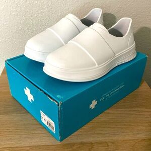 Gales nursing shoes. Like new. Size 6.5 women’s 4.5 men’s